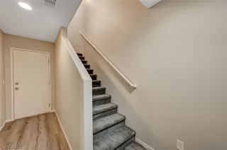 Photo #5: 2379381 Listing 