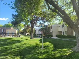 Photo #3: 2379384 Listing 