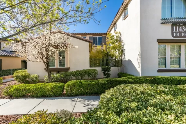 MLS: 2379399 Condo For Sale