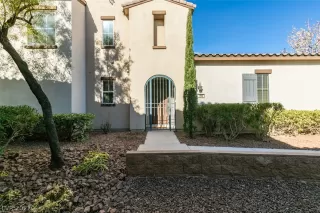 Photo #1: 2379399 Listing 