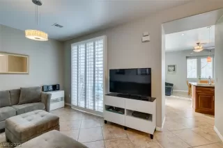 Photo #3: 2379399 Listing 