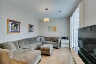 Photo #4: 2379399 Listing 