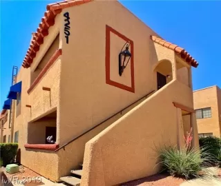 Photo #1: 2379409 Listing