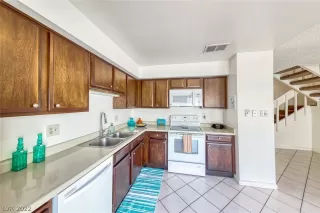 Photo #4: 2379414 Listing