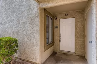 Photo #2: 2379431 Listing