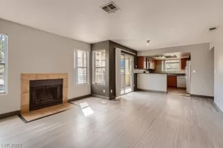 Photo #5: 2379431 Listing