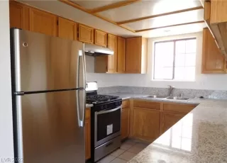 Photo #3: 2379476 Listing