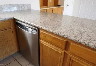 Photo #4: 2379476 Listing