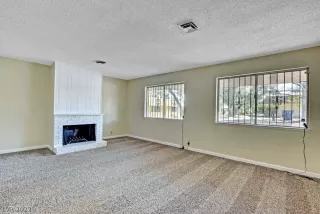 Photo #4: 2379480 Listing 