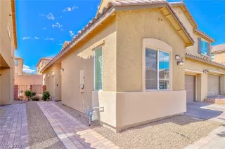 Photo #1: 2379483 Listing