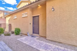 Photo #3: 2379483 Listing