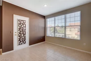 Photo #4: 2379496 Listing