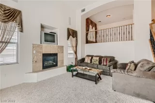 Photo #5: 2379516 Listing 