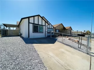 Photo #2: 2379520 Listing