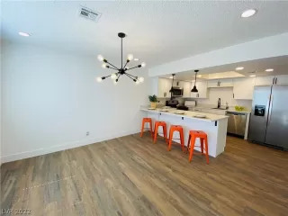 Photo #3: 2379520 Listing