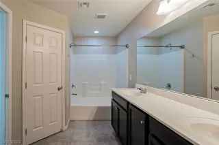 Photo #3: 2379528 Listing