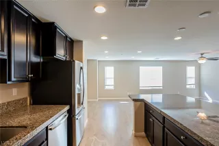 Photo #6: 2379528 Listing