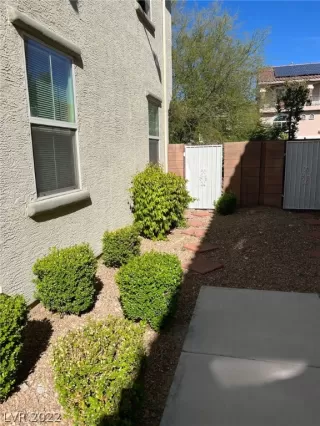 Photo #2: 2379543 Listing