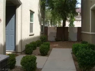 Photo #3: 2379543 Listing