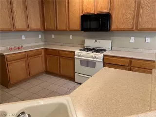 Photo #6: 2379543 Listing