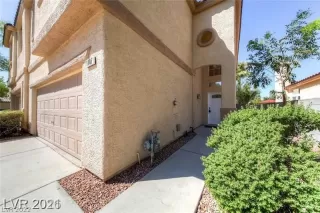 Photo #2: 2379578 Listing