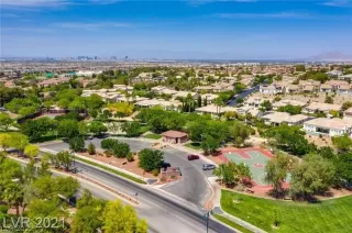 Photo #3: 2379578 Listing