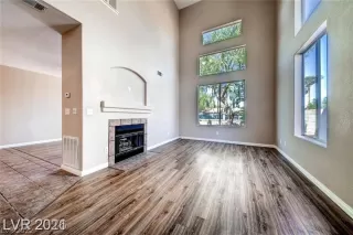 Photo #4: 2379578 Listing