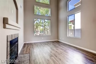 Photo #5: 2379578 Listing