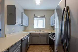 Photo #1: 2379586 Listing