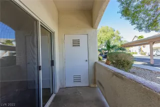 Photo #4: 2379586 Listing