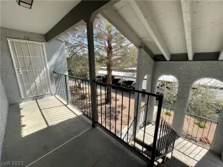 Photo #2: 2379599 Listing