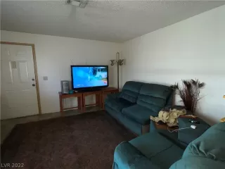 Photo #6: 2379599 Listing