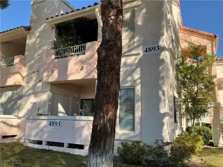 Photo #2: 2379612 Listing