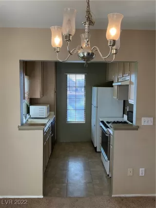 Photo #5: 2379612 Listing