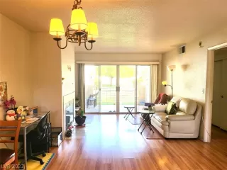 Photo #2: 2379633 Listing 