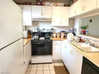 Photo #5: 2379633 Listing 