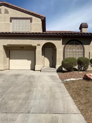 Photo #1: 2379664 Listing 