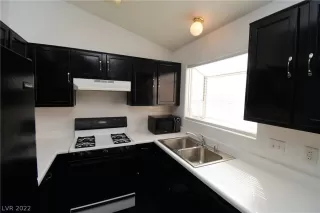 Photo #2: 2379713 Listing 