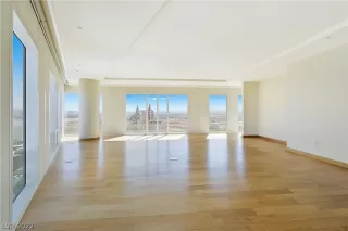 Photo #1: 2379740 Listing 