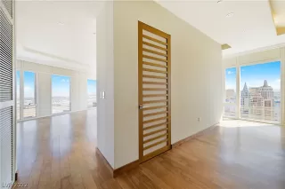 Photo #3: 2379740 Listing 