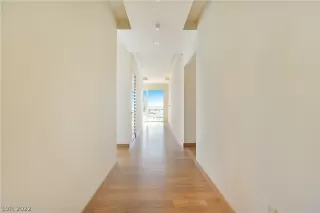 Photo #6: 2379740 Listing 