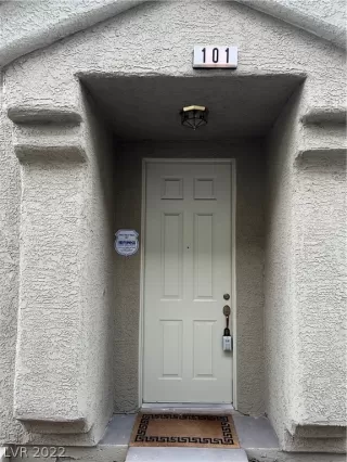 Photo #3: 2379758 Listing