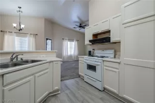 Photo #5: 2379758 Listing