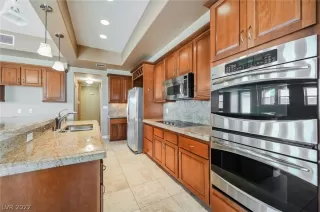 Photo #2: 2379772 Listing 