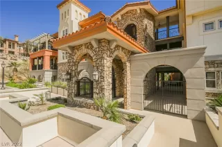 Photo #5: 2379772 Listing 