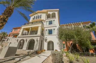 Photo #6: 2379772 Listing 