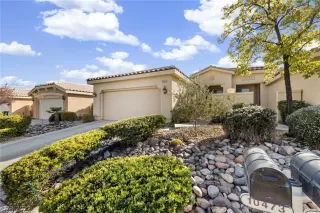 Photo #1: 2379808 Listing 