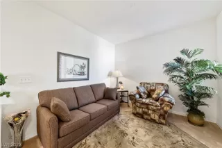 Photo #3: 2379808 Listing 