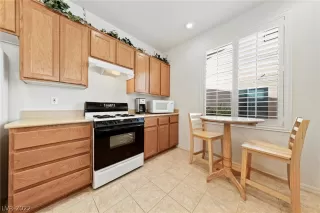 Photo #6: 2379808 Listing 