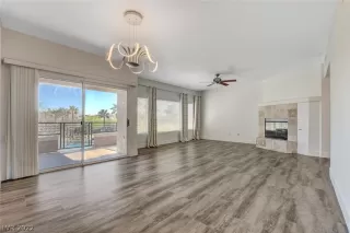 Photo #6: 2379813 Listing